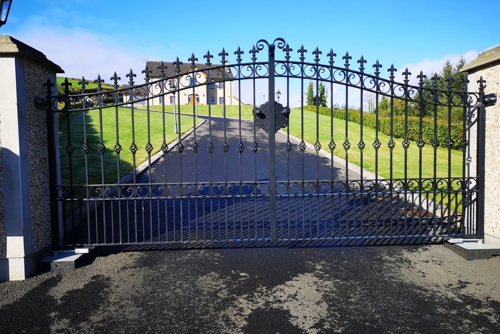 Electric gate installaers near me in Belfast. Belfast electric gate installers