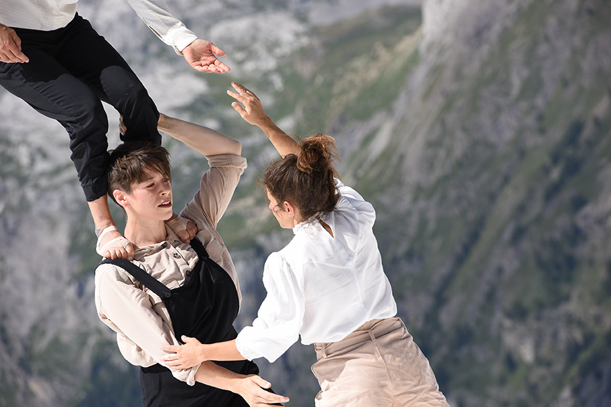 TOPDOWN La Triochka, Cirque au Sommet