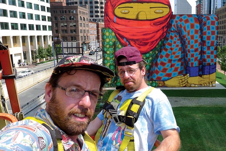 No Brasil, a trajetória de Os Gêmeos revela outra dimensão desse processo.