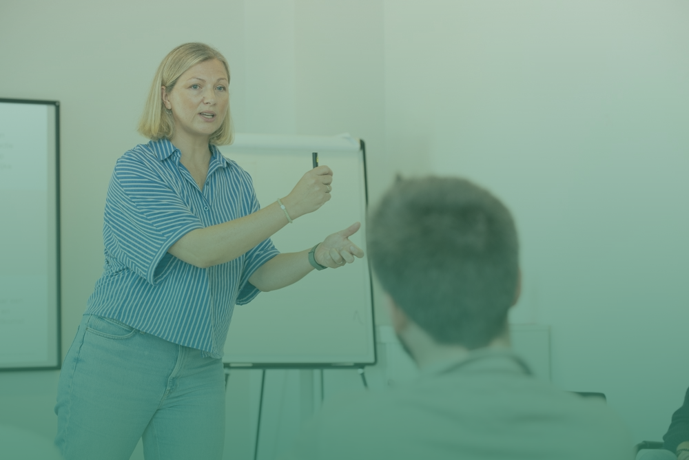 Iris Van Belleghem begeleidt een emotionele intelligentie training voor een professioneel team