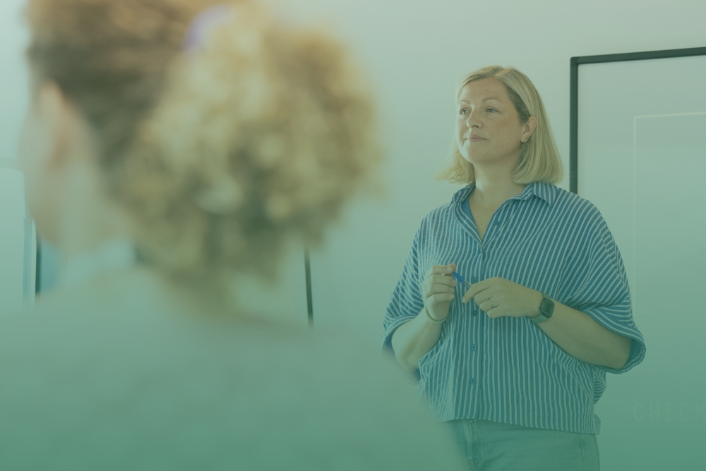 Iris Van Belleghem begeleidt een Lencioni teamcoachingtraject rond vertrouwen en samenwerking