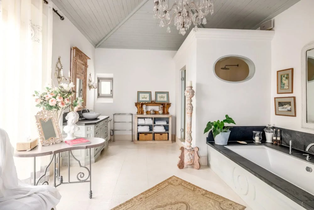 Bathroom with tub at Finca Santa Katerina
