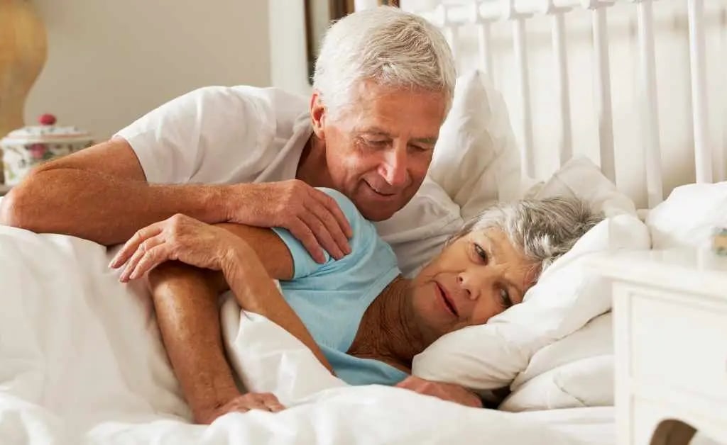 वृद्धावस्था की धारणा सेक्स को कम करती है