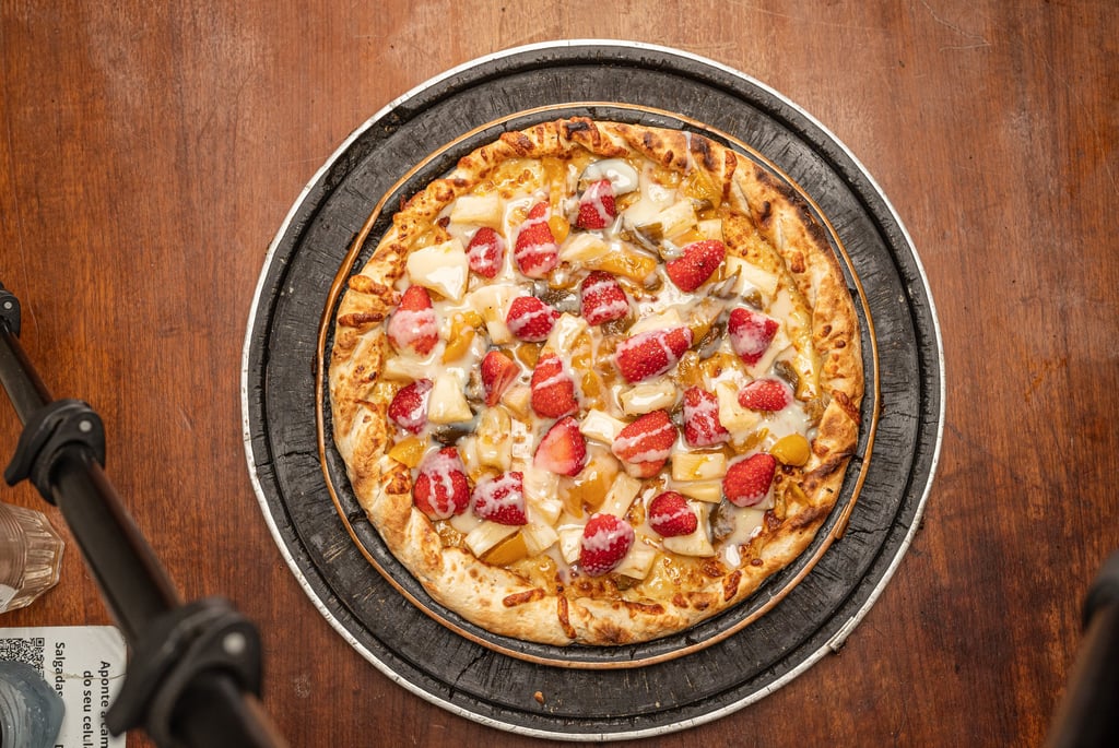 Pizzaria em Porto Alegre da Marquês Pizzaria , pizza doce deliciosa