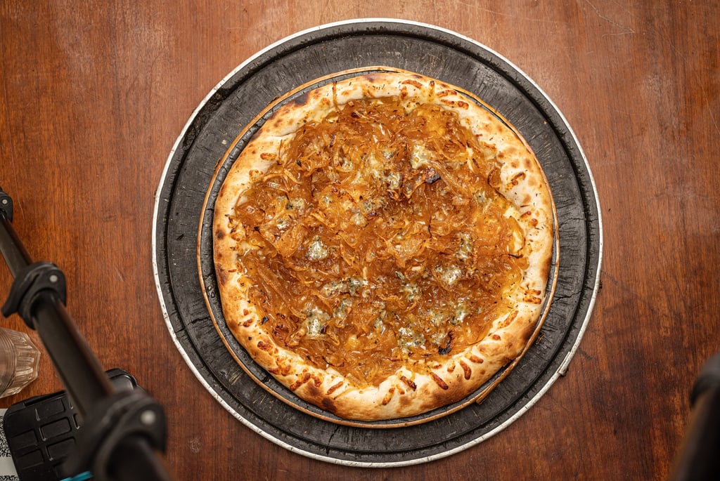 Pizzaria em Porto Alegre da Marquês Pizzaria com  cebolinha caramelizada