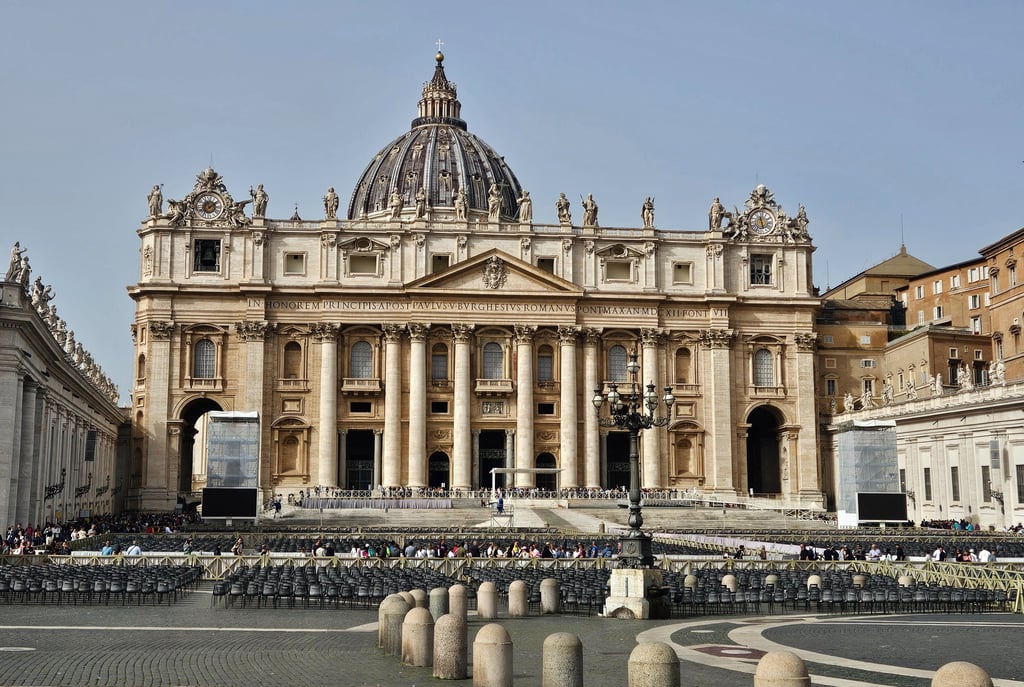 Foto tirada na praça do Vaticano, em Roma