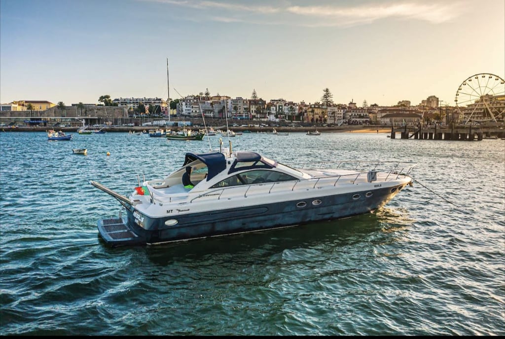 Notre Ipanema 54 au mouillage dans la baie de Cascais