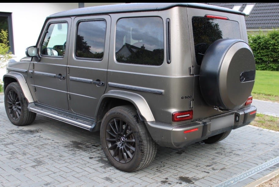 Hochwertiger Geländewagen zur professionellen Fahrzeugbewertung
