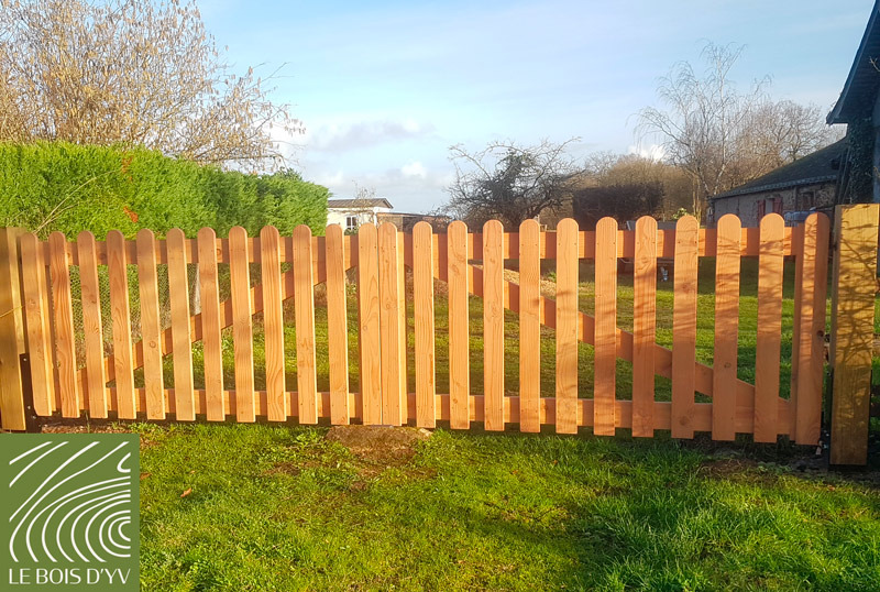 Portail sur mesure en douglas