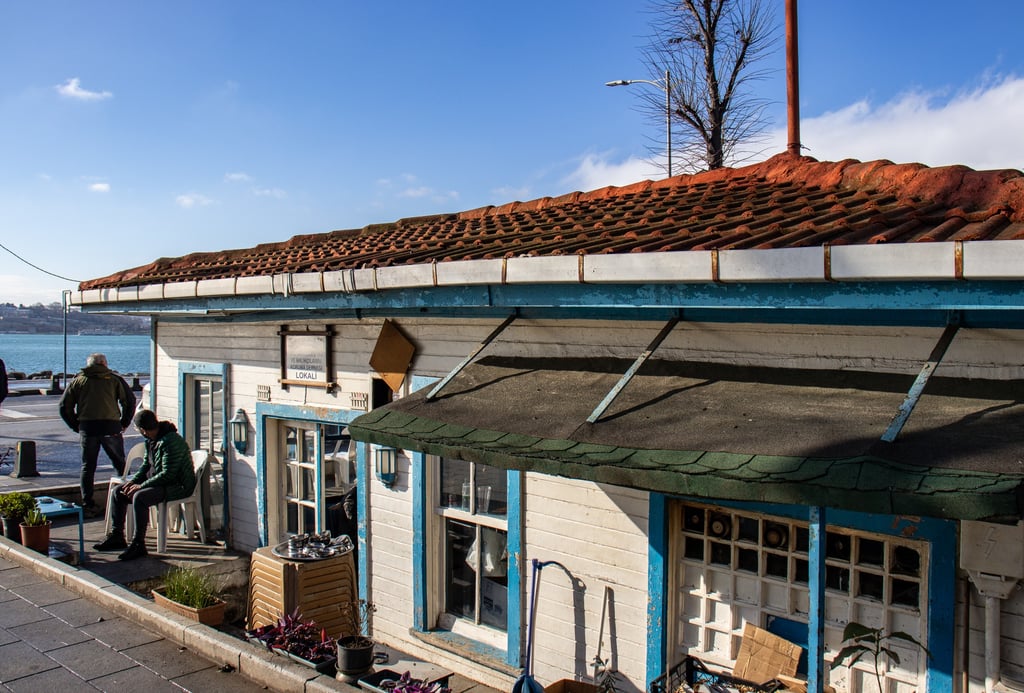 Old teahouse Üsküdar - Sahil Güzeleştirme Ve Balık Koruma Derneği
