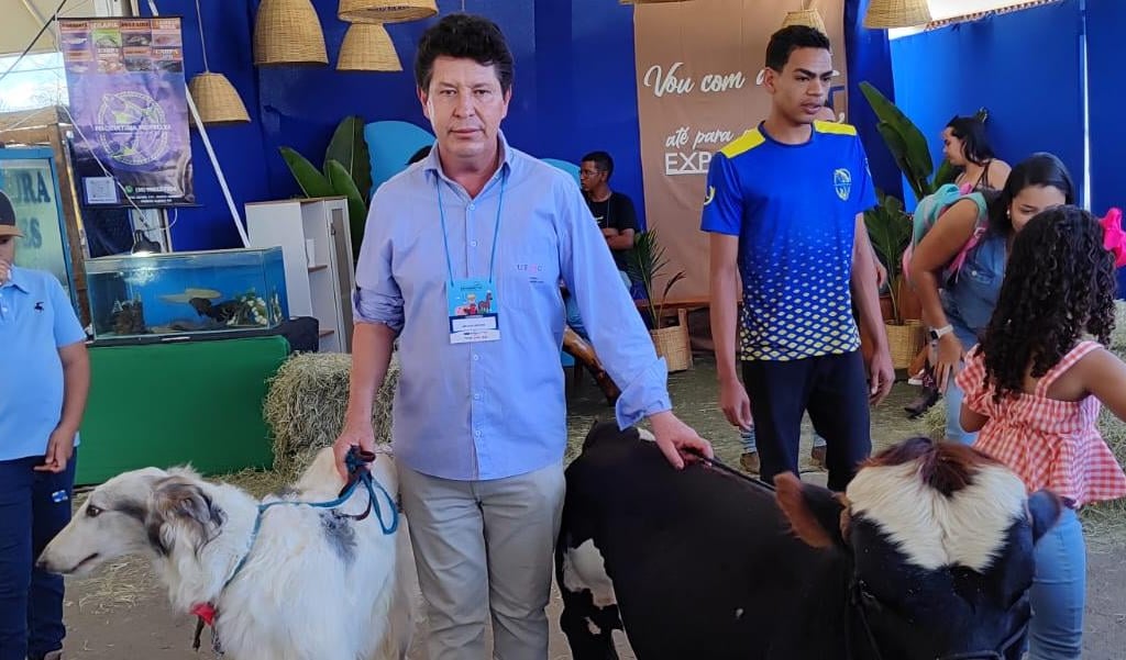 Délcio Rocha sugere criação de delegacia de proteção animal e posse de conselho e conselho m