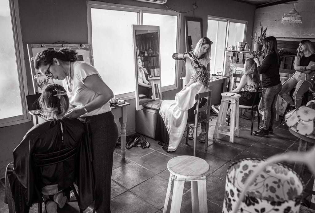 preparativos de la novia y amigas fotografia de casamientos