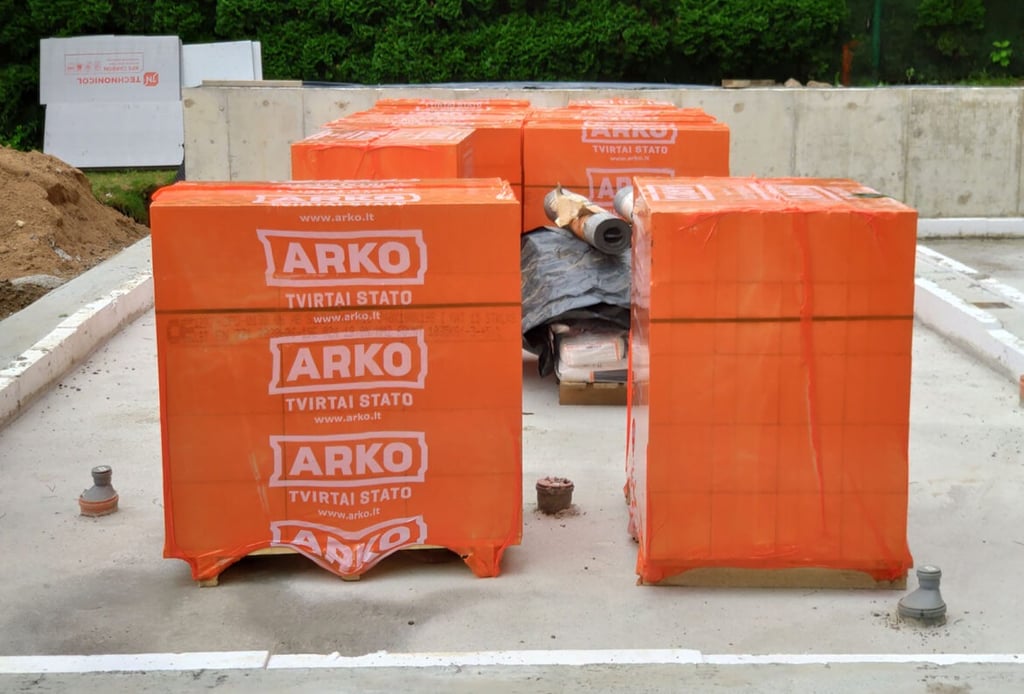 arko blokelių pristatymas, kaina