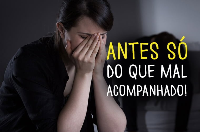 imagem de uma mulher refletindo sobre suas más companhias. 