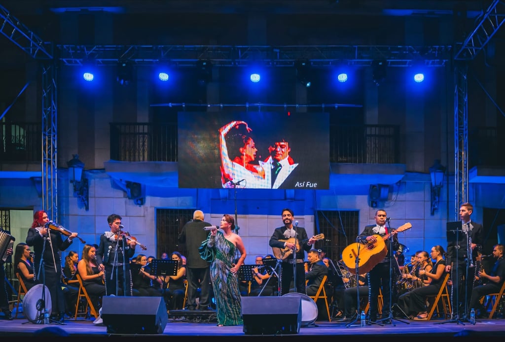 Mariachis en Madrid actuando coordinados en grupo