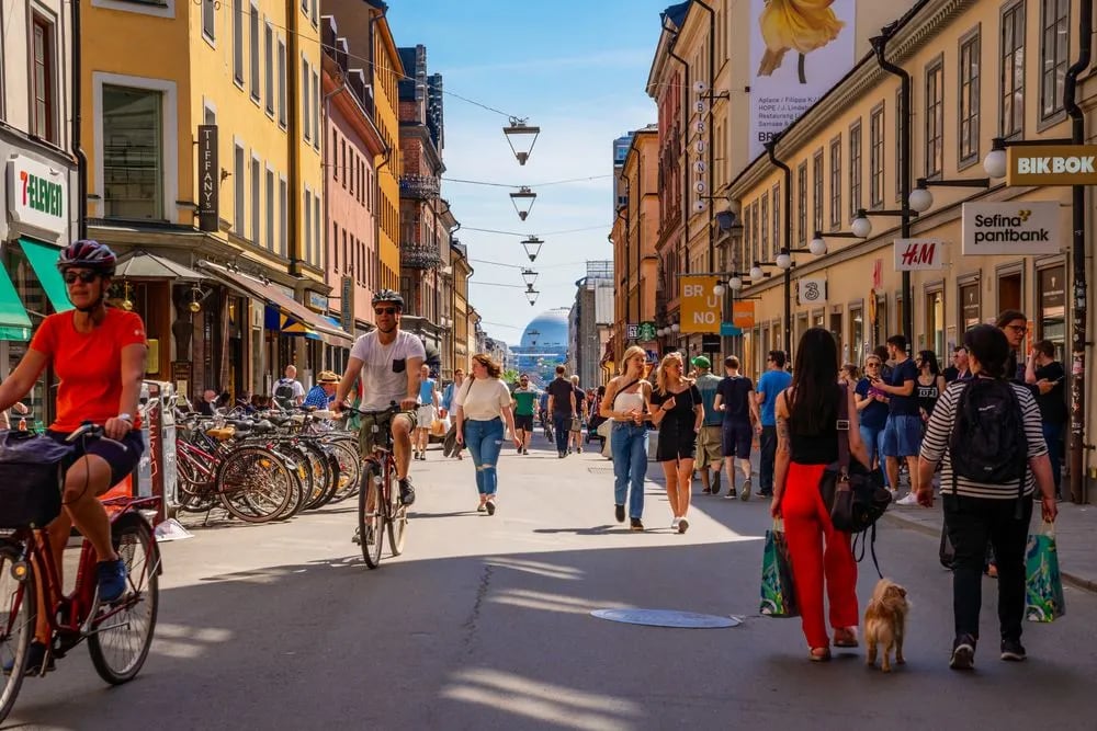 Stadtbild von Chișinău mit breiten Boulevards, sowjetischer Architektur und urbanem Flair