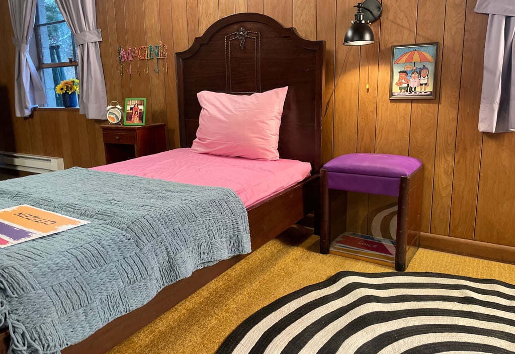 oopas bedroom set