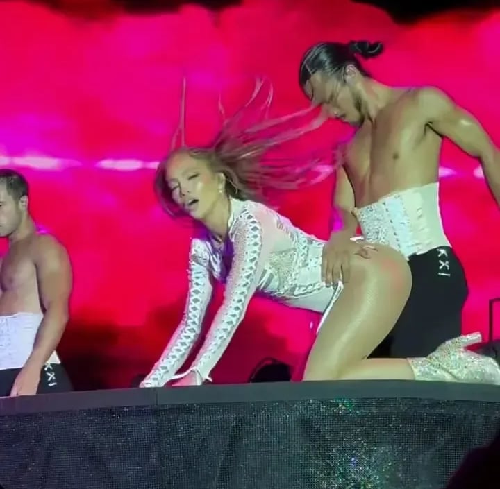 Jennifer Lopez Faz Performance Provocante em Tenerife