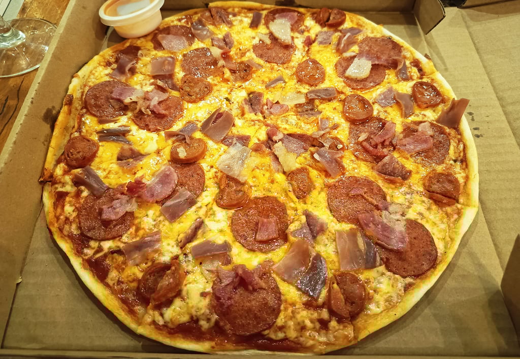 Pizza Girl - Fino Deli - Marikina City