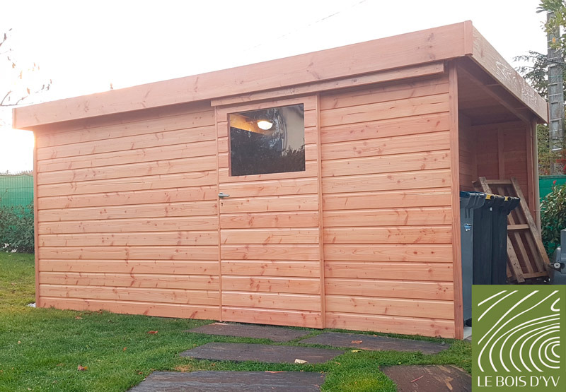 Abri de jardin en bois avec espace poubelle