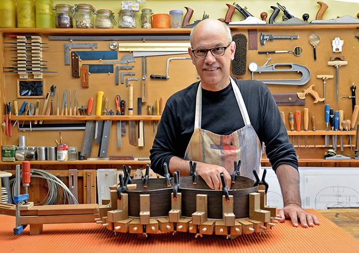 Retrato de Antonio Manjón en su taller.