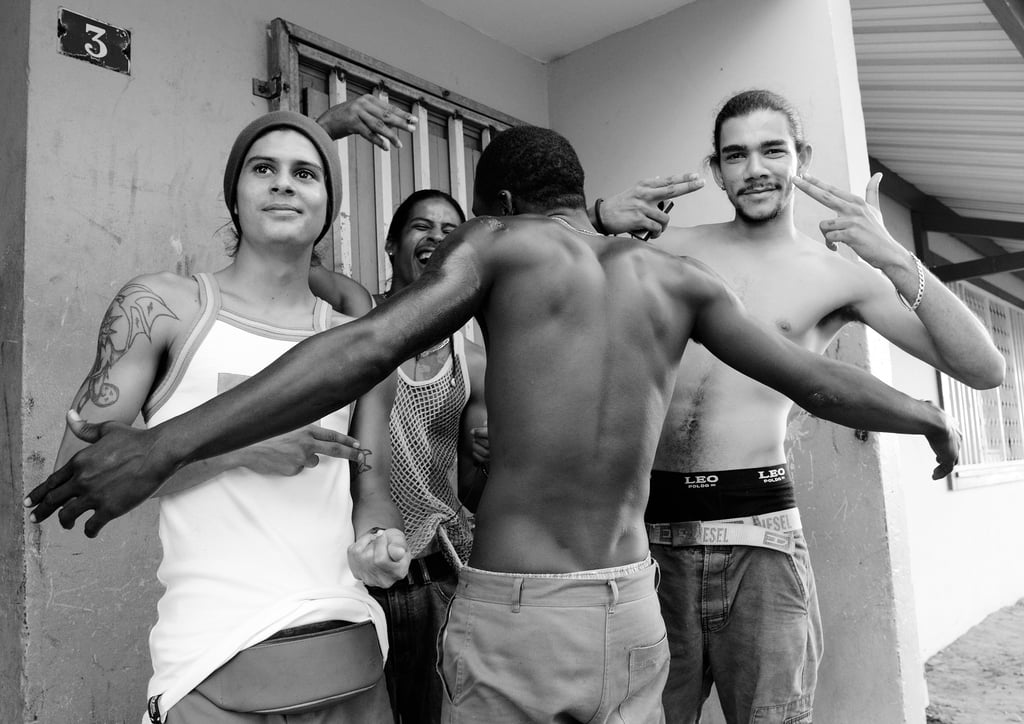 jeunes hommes cité quartier Guyane