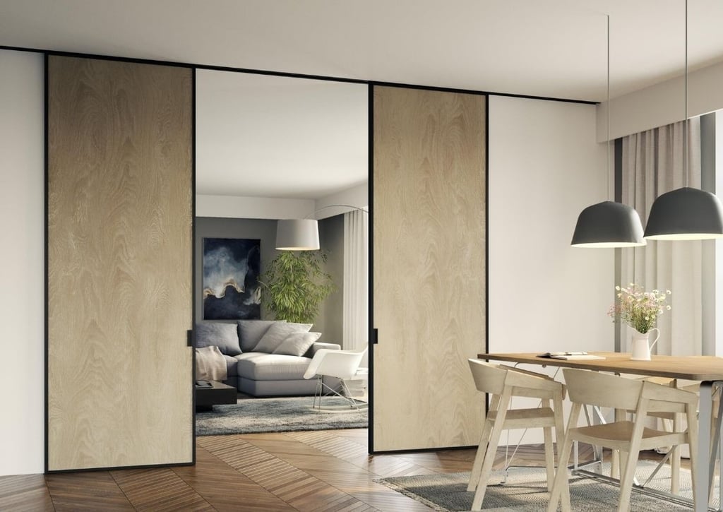 Paneles correderos para separar ambientes en espacios con madera natural y diseño contemporáneo