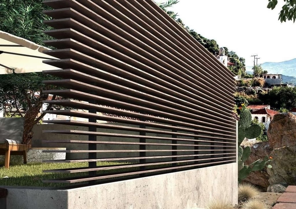Cerramiento perimetral con celosía metálica de diseño arquitectónico para fachada ventilada