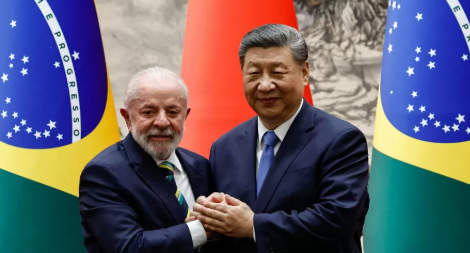  Presidente Lula e o presidente da China, Xi Jinping, em encontro em 2025 Imagem: Tingshu Wang/Pool/