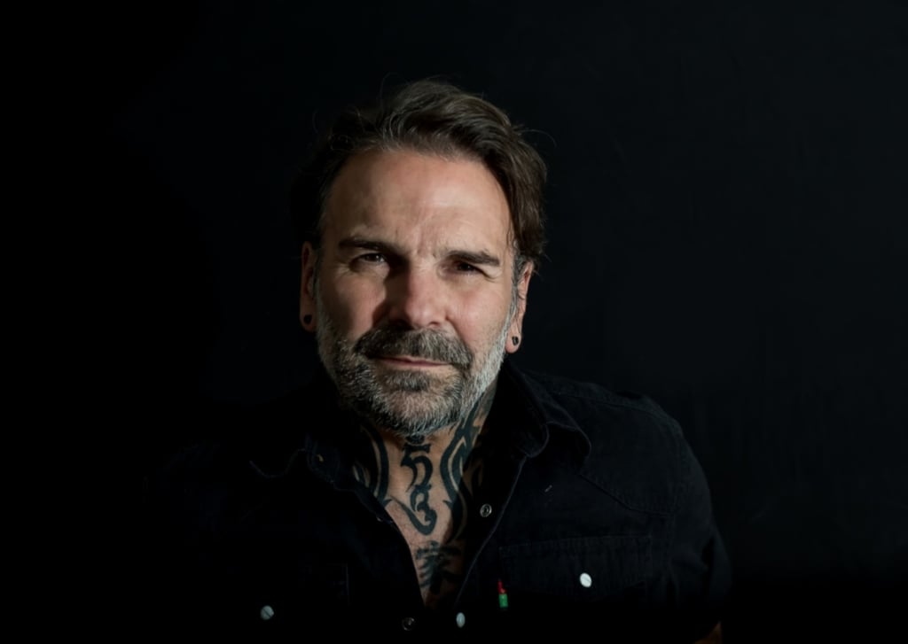 Mark L Everett - Narrator - Memoirs of a Real Crocodile Hunter