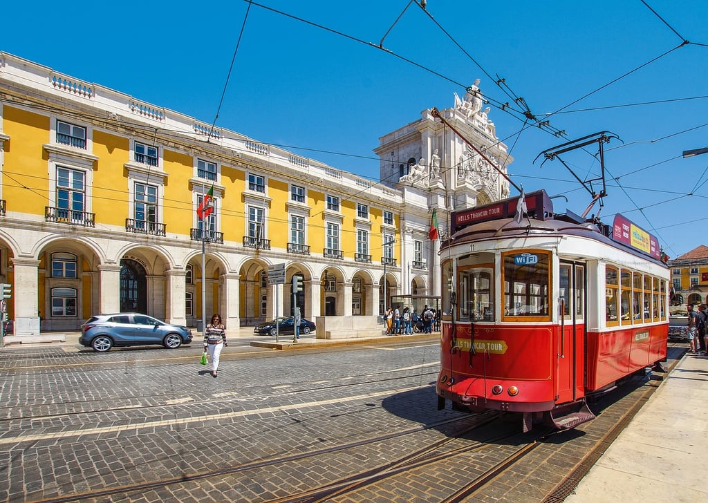 Lisbonne Portugal Tramway Praça do Comercio. Lien vers la formule 2/4 jours