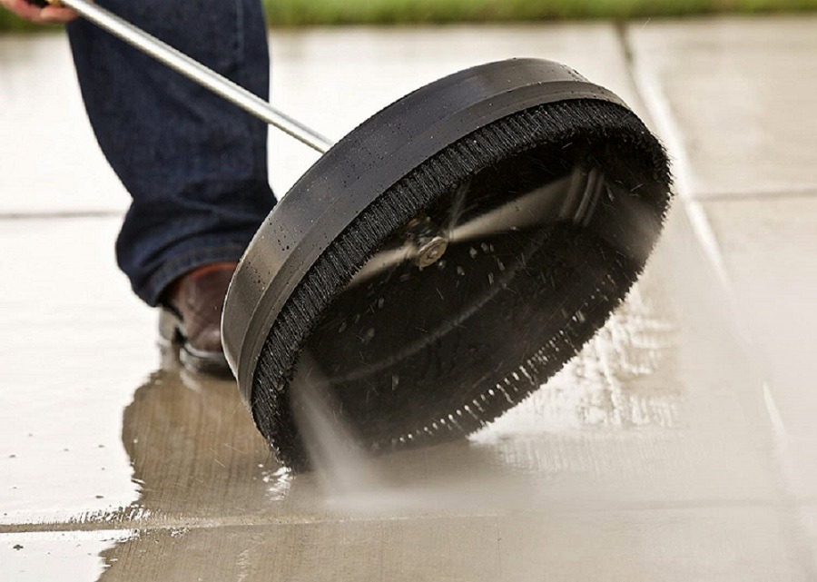 Surface cleaner for cleaning concrete