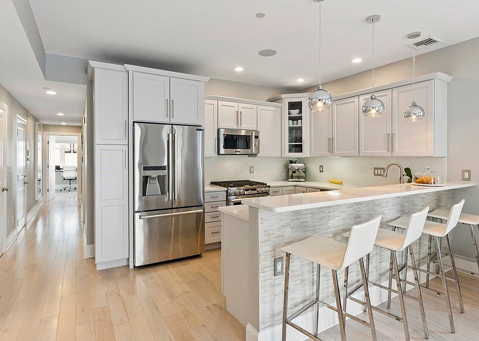 Interior picture of a renovated kitchen in Aurora