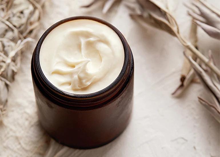 extra rich Body Butter with Shea butter, Jojoba oil, coconut oil