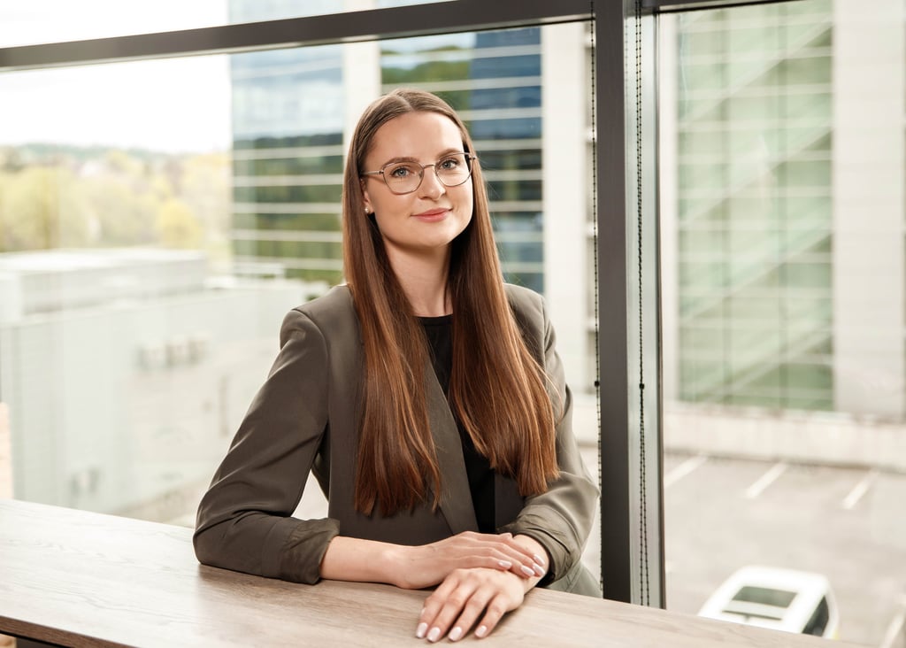 Profesionalūs verslo, linkedin portretai Vilniuje Kaune, dalykinė fotografija, asmeninis įvaizdis studijoje, darbo vietoje