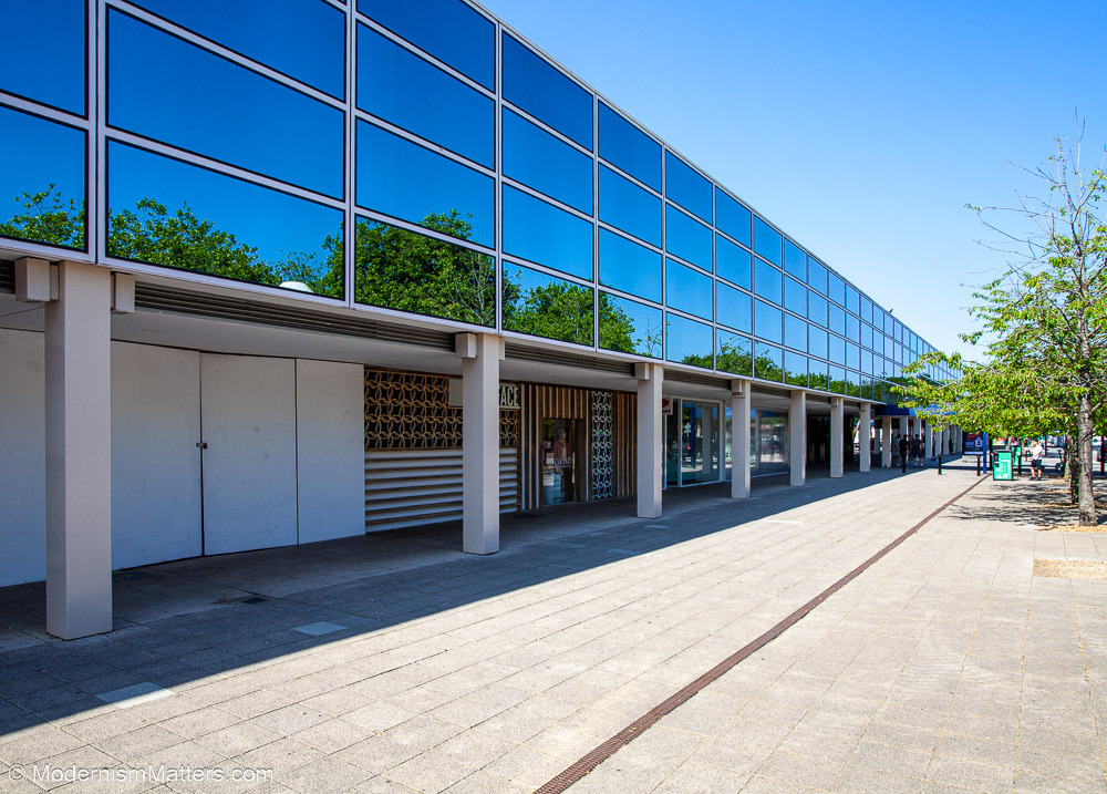 Milton Keynes Shopping Mall (Centre M:K) ● Milton Keynes, UK ● D. Walker, S. Mosscrop and C. Woodward ● 1975-1979