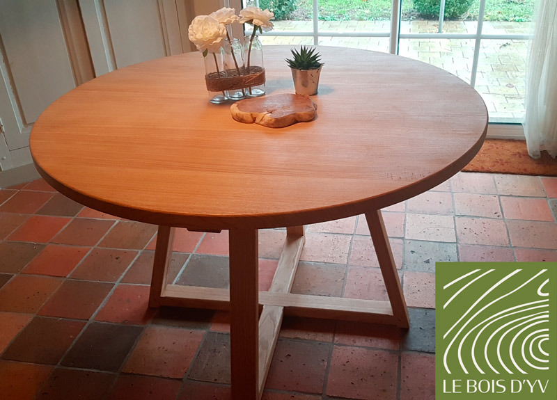 table ronde en chataignier