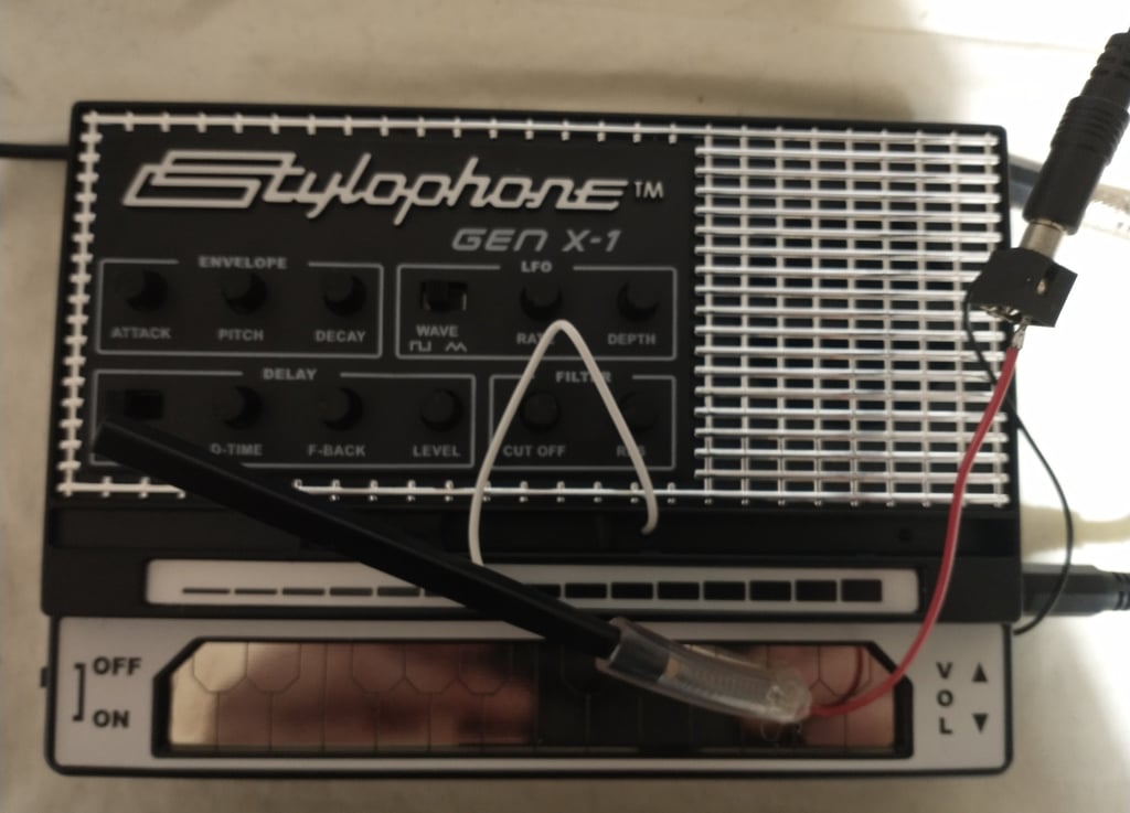 Stylophone Gen X-1 stylus adapter 1