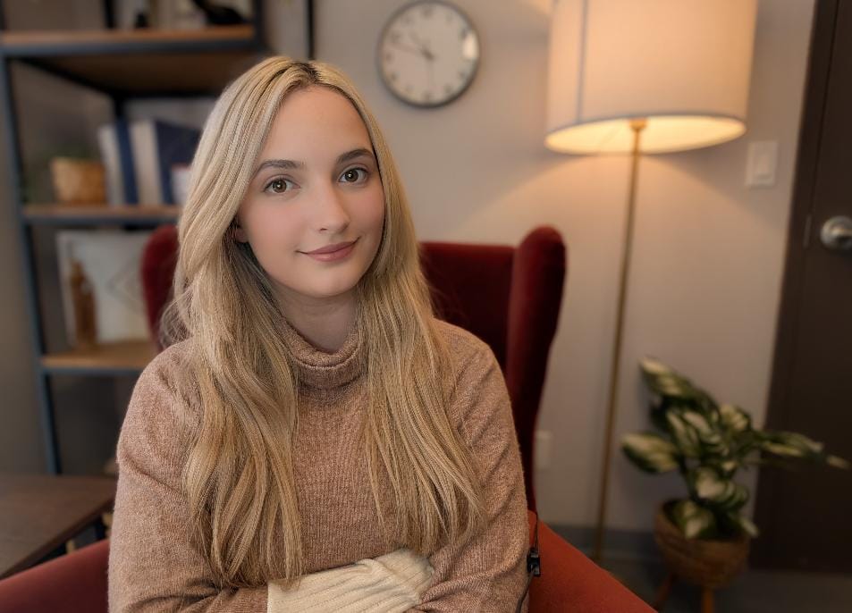 Johanna Dinsdale psychotherapist doing psychotherapy