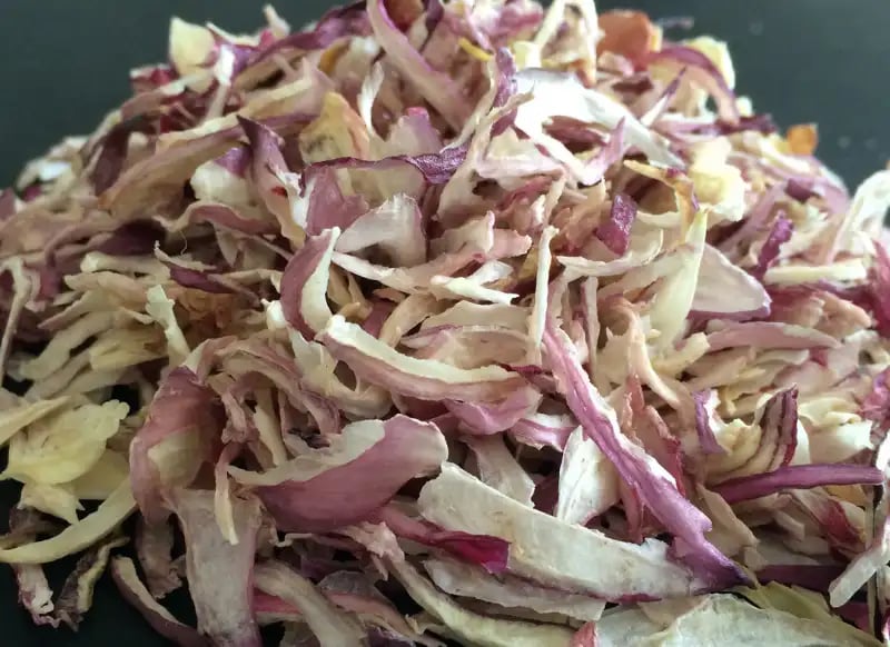 dehydrated red onion kibbled/flakes