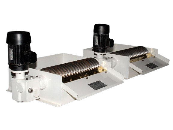 Slotted type magnetic coolant separator for milling applications