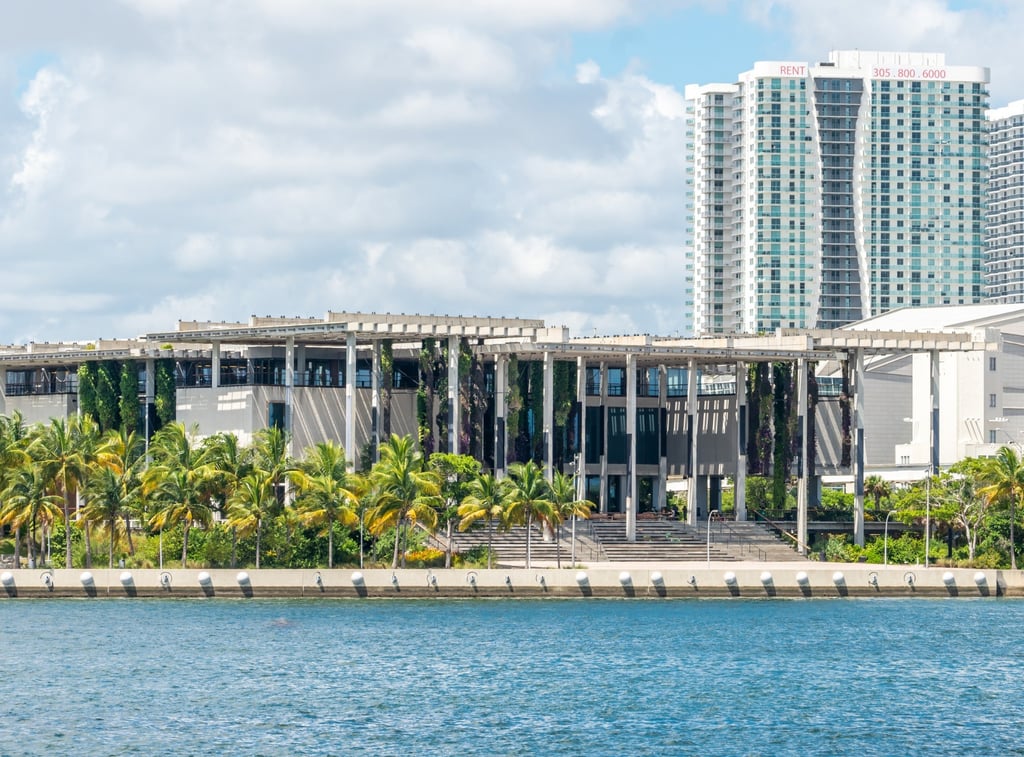 View of PAMM Perez Art Museum with Green Exterior Decoration and Flying Garden