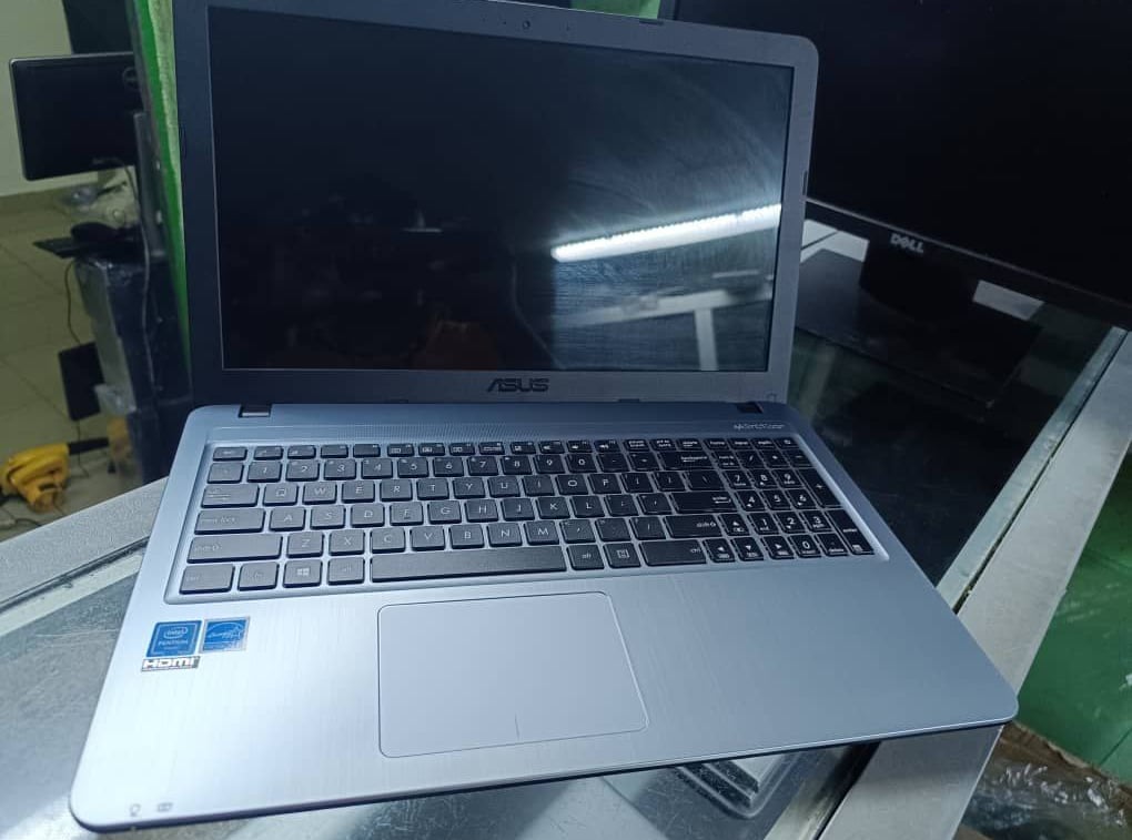 Offres d'ordinateurs à Yaoundé : Faut-il craquer ou négocier serré ?