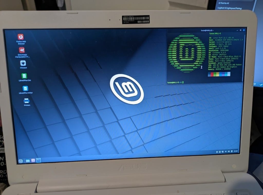 Linux Mint käynnissä ASUS-läppärillä