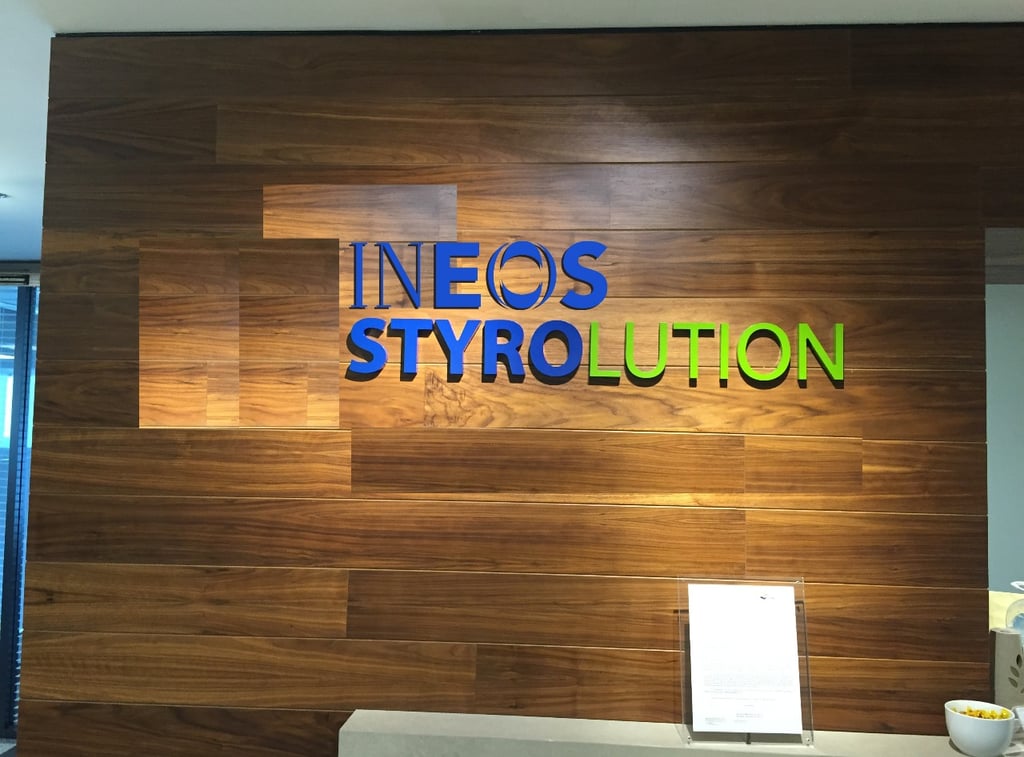 letras 3D para recepción  letras corpóreas recepción  letrero 3D para lobby  logo 3D para recepción 