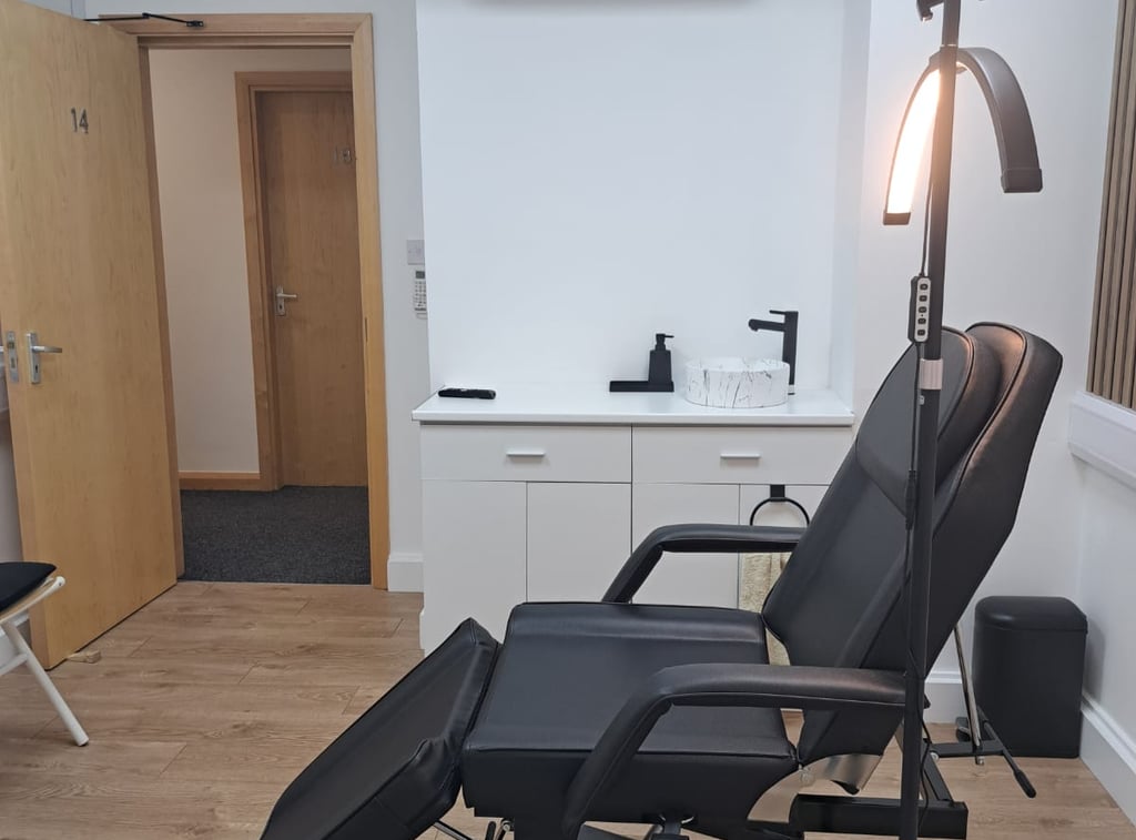 Fully equipped beauty room for rent in Solihull with modern furnishings