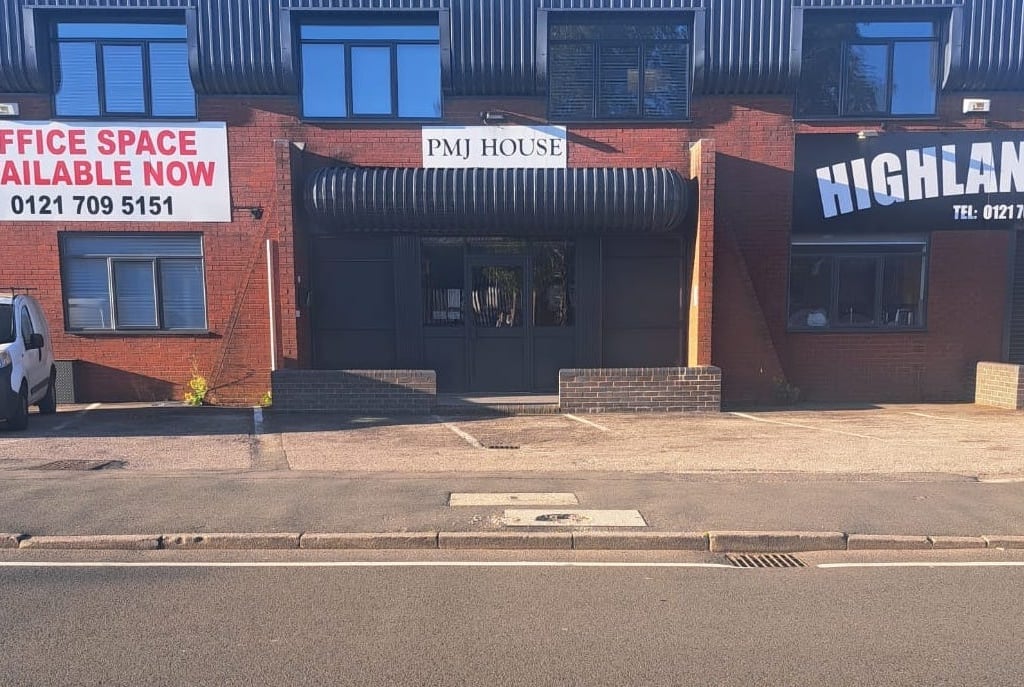 Scaling a beauty business using flexible studio space in Shirley, Solihull.