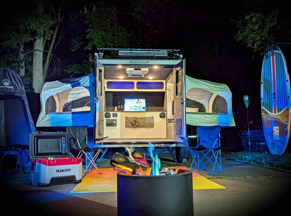 Mini Toy Hauler Rental: Intech Flyer Explore - Akron, Ohio