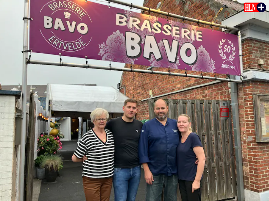 Het team van Brasserie Bavo viert haar 50 jarig bestaan