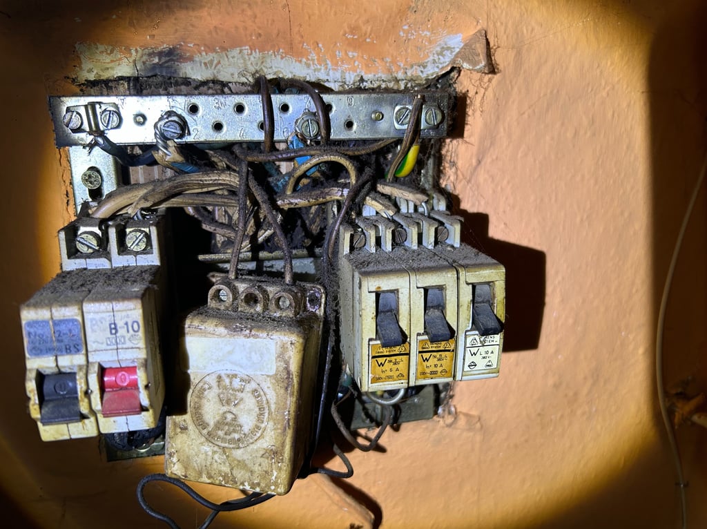 Elavult elektromos hálózat